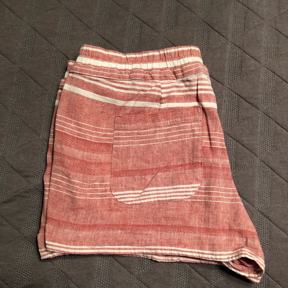 Shorts - Picture 3 of 4